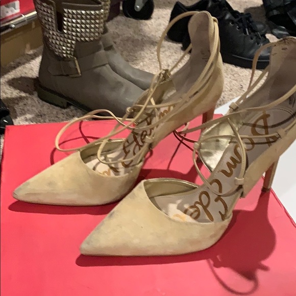 Shoes - Picture 2 of 3